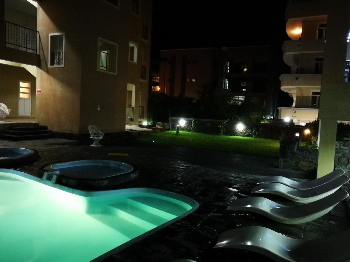 Rayon Vert Bleuphorie Beach Apartment Flic en Flac Exterior foto